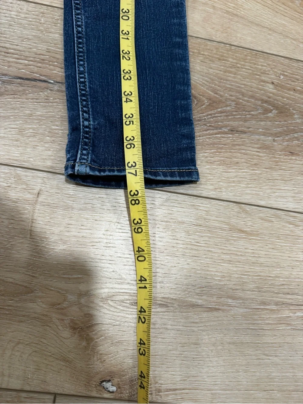 Hollister dark wash skinny stretch jeans, 5 pocket, low rise, some fading, 7R.